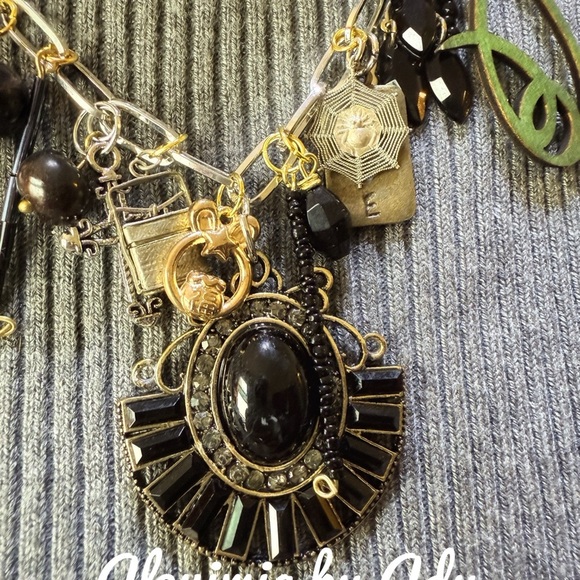 Black and gold multi charms necklace obsidian - Picture 7 of 8